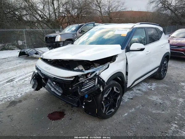 KNDETCA76R7512831 2024 KIA SELTOS - Image 2