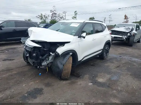KNDETCA76R7562810 2024 KIA SELTOS - Image 2
