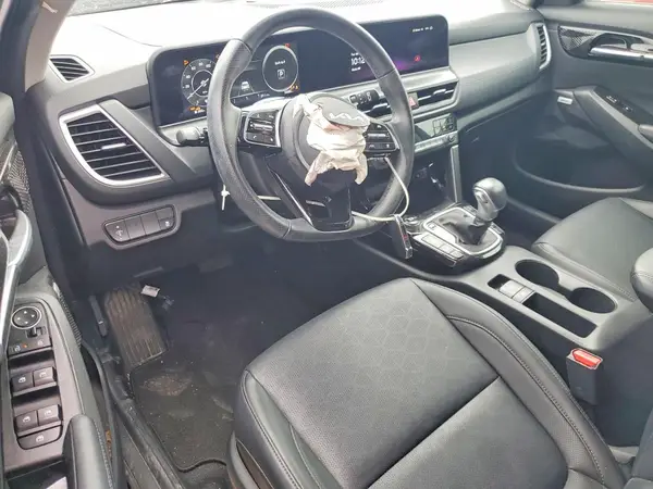 KNDETCA76R7563858 2024 KIA SELTOS - Image 8