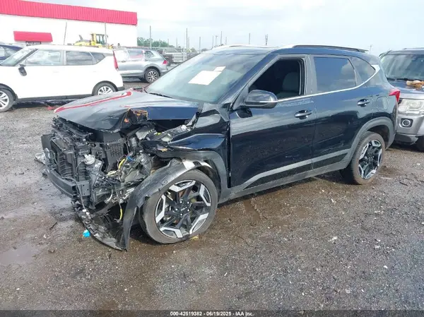 KNDETCA77R7612131 2024 KIA SELTOS - Image 2