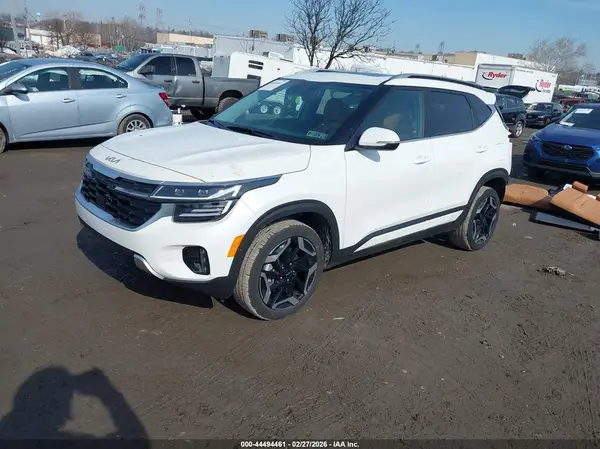 KNDETCA77R7616387 2024 KIA SELTOS - Image 2