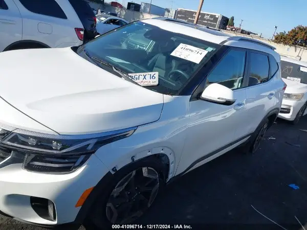 KNDETCA77R7622304 2024 KIA SELTOS - Image 2