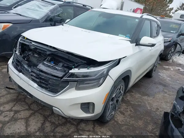 KNDETCA77R7658123 2024 KIA SELTOS - Image 2