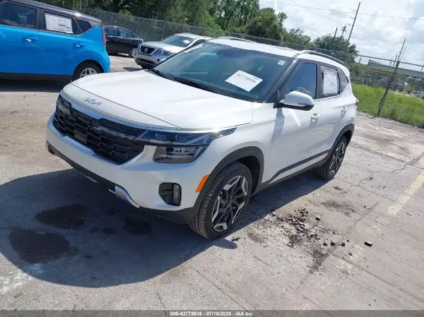 KNDETCA77S7684677 2025 KIA SELTOS - Image 2