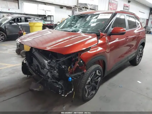 KNDETCA77S7690902 2025 KIA SELTOS - Image 2