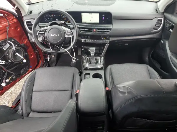 KNDETCA78R7498592 2024 KIA SELTOS - Image 8