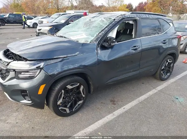 KNDETCA78R7508537 2024 KIA SELTOS - Image 2