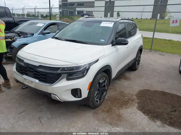 KNDETCA78R7585148 2024 KIA SELTOS - Image 2