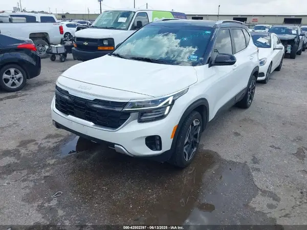 KNDETCA78R7600389 2024 KIA SELTOS - Image 2