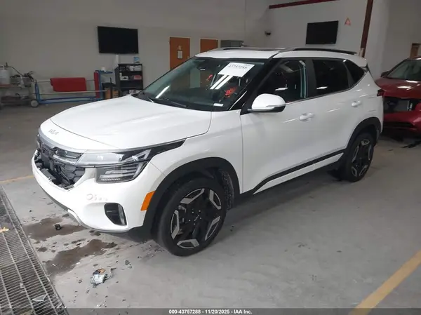 KNDETCA79R7570769 2024 KIA SELTOS - Image 2