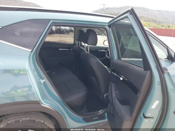 KNDETCA7XS7711838 2025 KIA SELTOS - Image 8