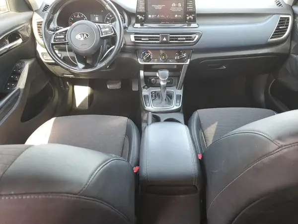 KNDEU2AA0M7174290 2021 KIA SELTOS - Image 8