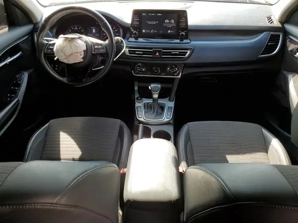 KNDEU2AA0M7222564 2021 KIA SELTOS - Image 8