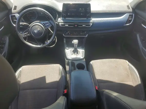 KNDEU2AA0M7229949 2021 KIA SELTOS - Image 8