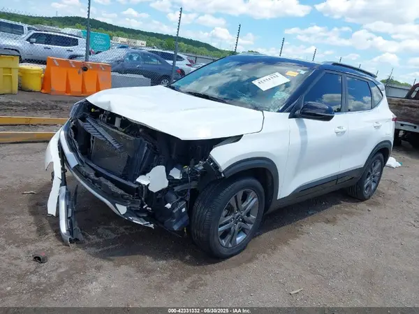 KNDEU2AA1M7115507 2021 KIA SELTOS - Image 2