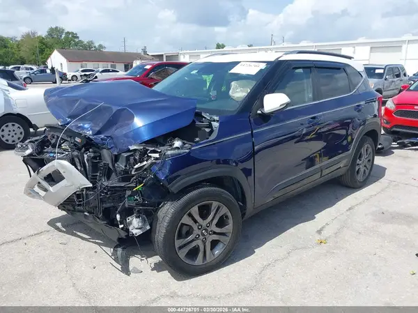 KNDEU2AA1M7117726 2021 KIA SELTOS - Image 2