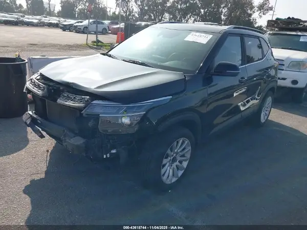 KNDEU2AA1M7146918 2021 KIA SELTOS - Image 2