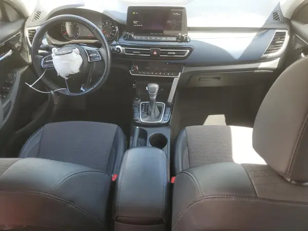 KNDEU2AA1N7286095 2022 KIA SELTOS - Image 8