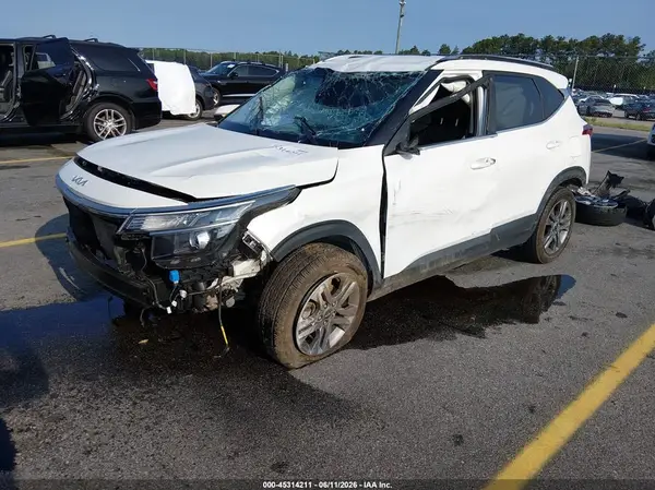 KNDEU2AA1N7329334 2022 KIA SELTOS - Image 2