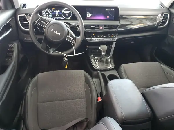 KNDEU2AA1R7624987 2024 KIA SELTOS - Image 8