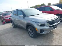 KNDEU2AA2M7052854 2021 KIA SELTOS