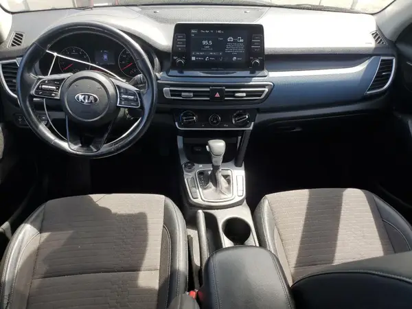 KNDEU2AA2M7075888 2021 KIA SELTOS - Image 8