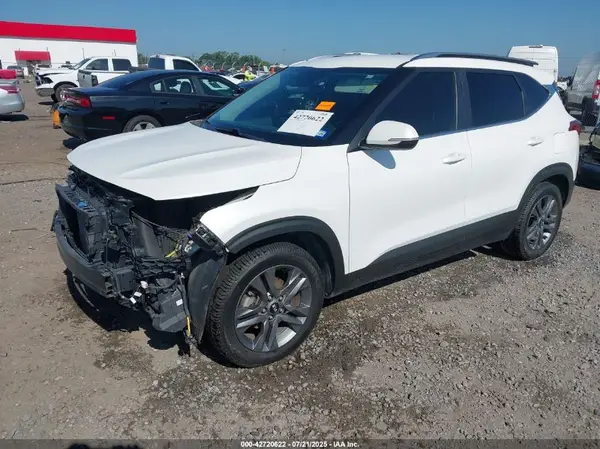 KNDEU2AA2M7115127 2021 KIA SELTOS - Image 2