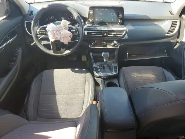 KNDEU2AA2M7117833 2021 KIA SELTOS - Image 8