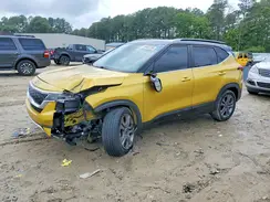 KNDEU2AA2M7118528 2021 KIA SELTOS