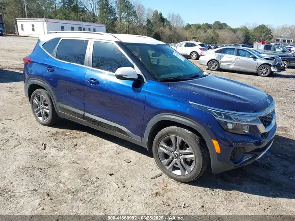KNDEU2AA2M7121560 2021 KIA SELTOS - Image 1