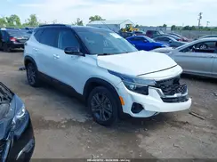 KNDEU2AA2P7402519 2023 KIA SELTOS