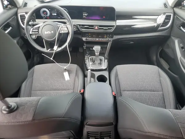 KNDEU2AA2R7526583 2024 KIA SELTOS - Image 8