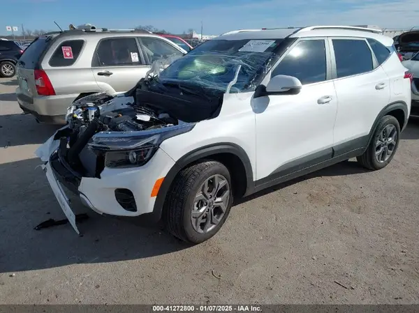 KNDEU2AA2R7581504 2024 KIA SELTOS - Image 2