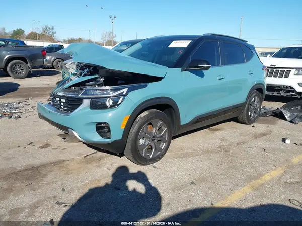 KNDEU2AA2R7635920 2024 KIA SELTOS - Image 2