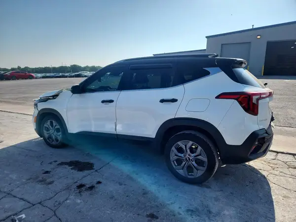 KNDEU2AA2R7658940 2024 KIA SELTOS - Image 2