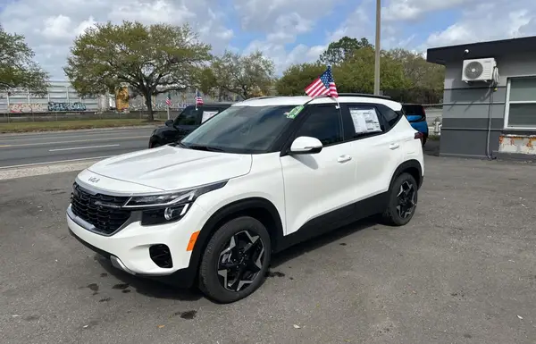KNDEU2AA2S7683228 2025 KIA SELTOS - Image 2