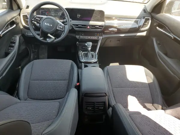 KNDEU2AA2S7773883 2025 KIA SELTOS - Image 8