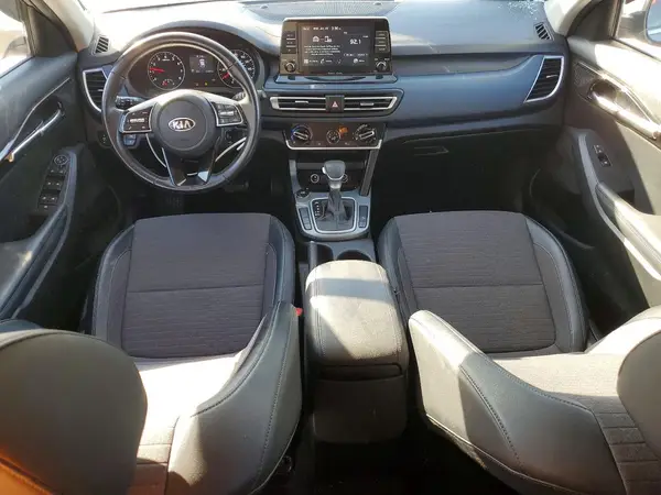 KNDEU2AA3M7095017 2021 KIA SELTOS - Image 8