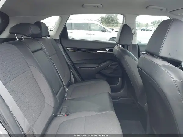 KNDEU2AA3M7096135 2021 KIA SELTOS - Image 8