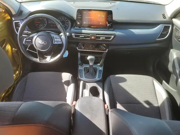 KNDEU2AA3M7125519 2021 KIA SELTOS - Image 8