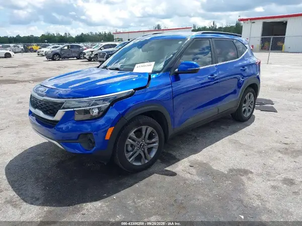 KNDEU2AA3M7156351 2021 KIA SELTOS - Image 2