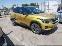 KNDEU2AA3M7183842 2021 KIA SELTOS