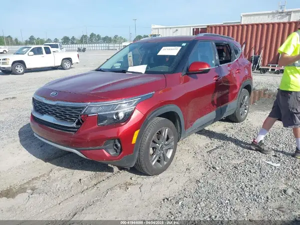 KNDEU2AA3M7229895 2021 KIA SELTOS - Image 2