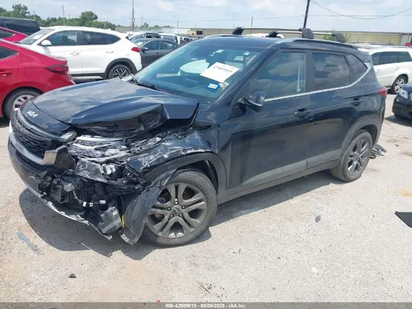 KNDEU2AA3N7265040 2022 KIA SELTOS - Image 2