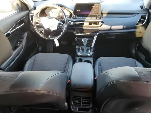 KNDEU2AA3N7320943 2022 KIA SELTOS - Image 8