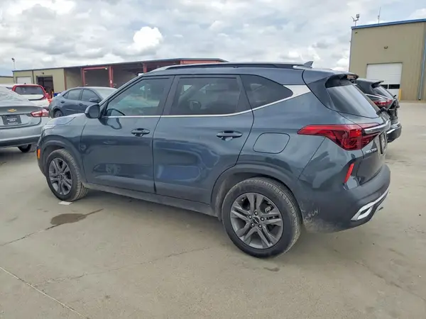 KNDEU2AA3P7374200 2023 KIA SELTOS - Image 2