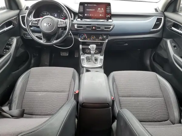 KNDEU2AA4M7095740 2021 KIA SELTOS - Image 8