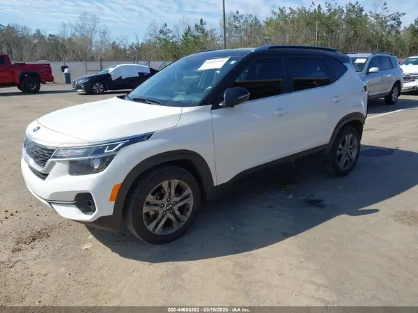 KNDEU2AA4M7139381 2021 KIA SELTOS - Image 2