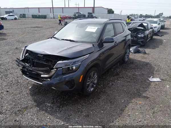 KNDEU2AA4M7185793 2021 KIA SELTOS - Image 2