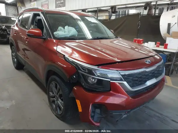 KNDEU2AA4M7188614 2021 KIA SELTOS - Image 1
